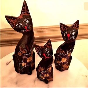 Balinese Handcrafted/Painted Cat Family Bali NWT